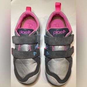 Plae TY Hematite Girls Kids Size 1 Laceless Sneakers Sparkle Knit Poly Leather